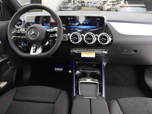 New 2026 Mercedes-Benz GLA 35 AMG 4MATIC image 19