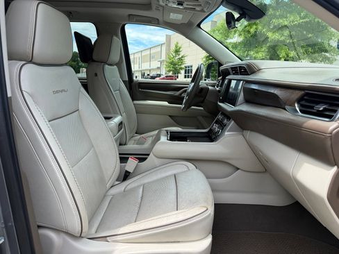 Used 2021 GMC Yukon XL Denali w/ Denali Ultimate Package AWD/4WD image 35
