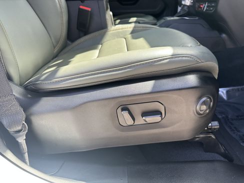 Used 2024 Jeep Gladiator Mojave image 45