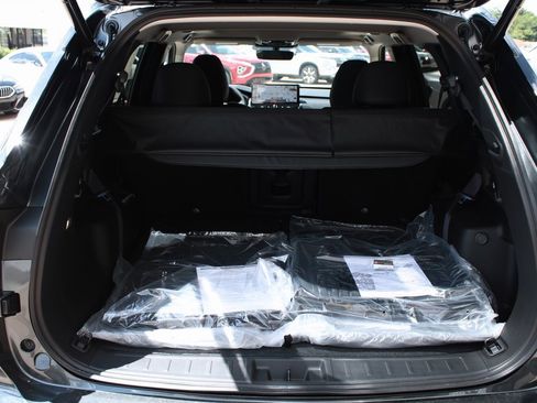 New 2025 Mitsubishi Outlander SE image 11