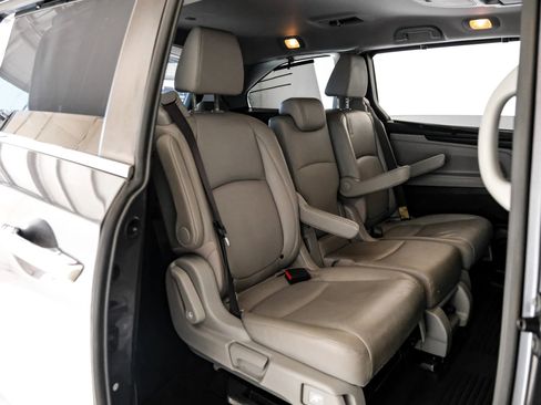 Used 2018 Honda Odyssey Touring image 38