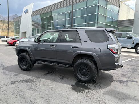 Used 2021 Toyota 4Runner SR5 Premium w/ Moonroof Package AWD/4WD image 12