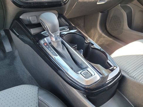 Used 2025 Chevrolet Trax LT w/ LT Convenience Package FWD image 21
