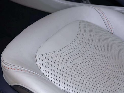 Used 2023 Aston Martin DBX AWD/4WD image 19