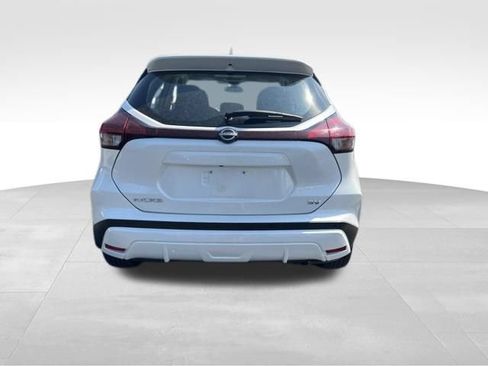 Used 2023 Nissan Kicks SV FWD image 6