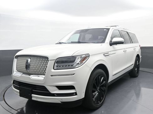 Used 2020 Lincoln Navigator Reserve w/ Equipment Group 208A Reserve AWD/4WD image 1