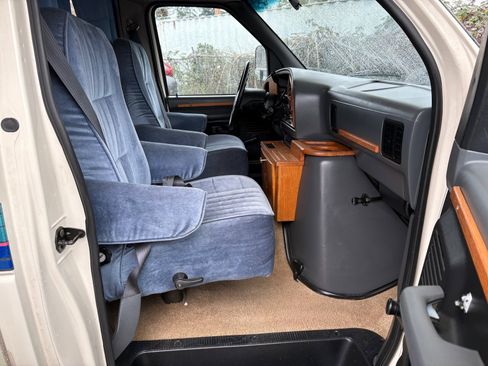 Used 1995 Ford E-350 and Econoline 350 image 13