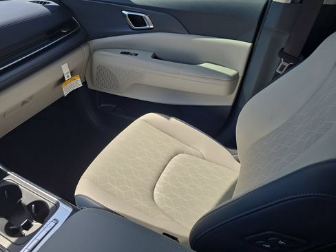 New 2026 Kia Carnival EX FWD image 16