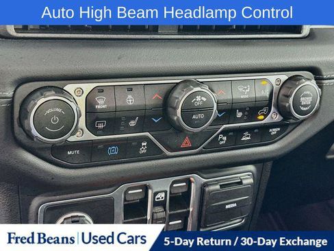Certified 2024 Jeep Wrangler Unlimited Sahara w/ Technology Group AWD/4WD image 23