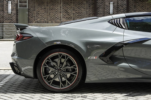 Used 2025 Chevrolet Corvette Stingray Premium Cpe w/ Z51 Performance Package RWD image 10