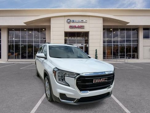 Certified 2023 GMC Terrain SLE w/ Driver Convenience Package FWD image 3