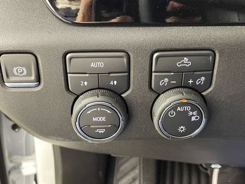 New 2025 Chevrolet Silverado 1500 LT AWD/4WD image 12