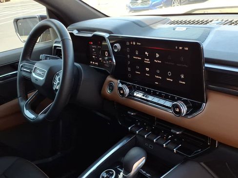 Used 2024 GMC Canyon AT4 w/ AT4 Premium Package image 21