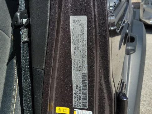 Used 2024 Jeep Wrangler Sport S image 17