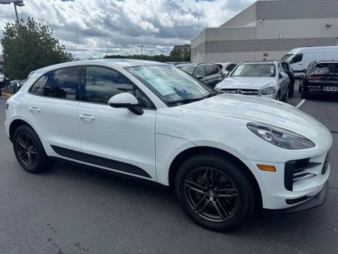 Used 2021 Porsche Macan AWD/4WD image 1