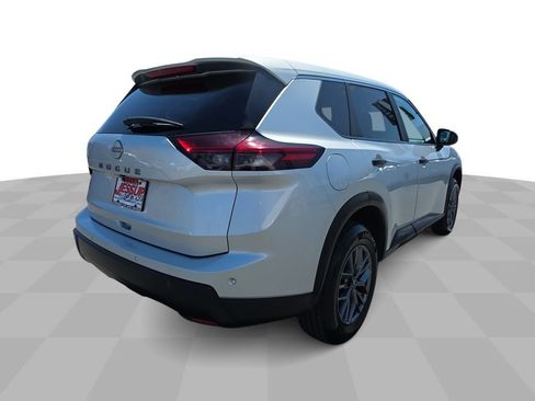 Used 2024 Nissan Rogue S FWD image 8