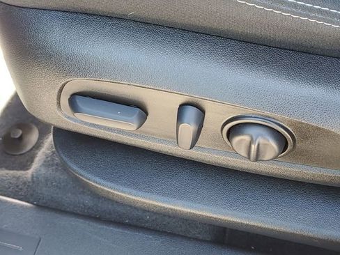 Used 2023 GMC Terrain SLE w/ Driver Convenience Package AWD/4WD image 9