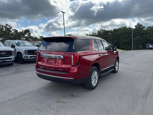 Used 2024 GMC Yukon SLT RWD image 3