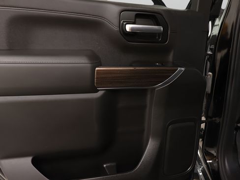 Used 2019 Chevrolet Silverado 1500 LT Trail Boss AWD/4WD image 24