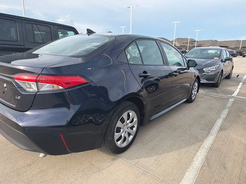 Used 2025 Toyota Corolla LE FWD image 3