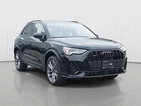 Certified 2025 Audi Q3 2.0T Premium w/ Convenience Package AWD/4WD image 3