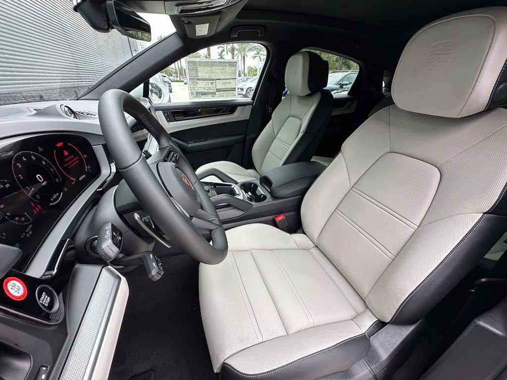 Used 2026 Porsche Cayenne S AWD/4WD image 5