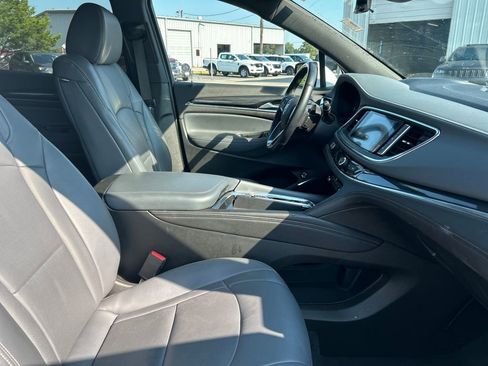 Used 2024 Buick Enclave Premium image 30