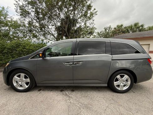 Used 2011 Honda Odyssey Elite image 4