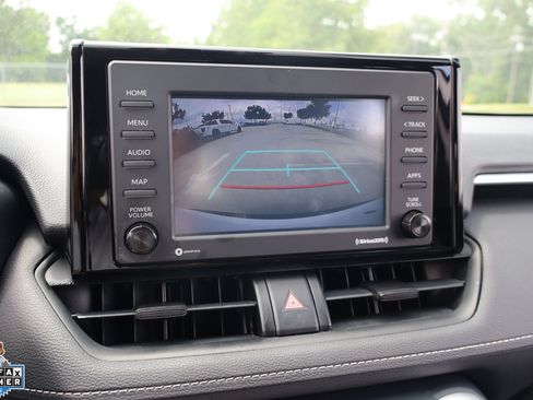 Used 2021 Toyota RAV4 LE FWD image 22