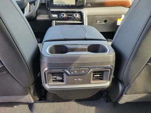 New 2026 GMC Sierra 2500 Denali w/ Denali Reserve Package AWD/4WD image 30