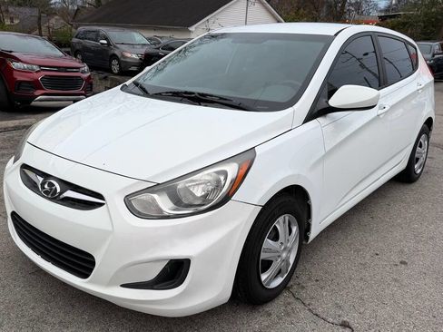 Used 2014 Hyundai Accent GS image 2