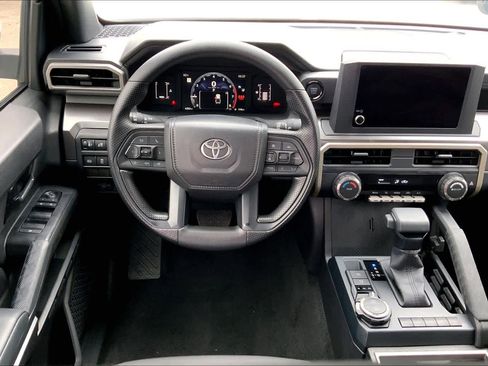 Used 2025 Toyota Tacoma SR5 image 5