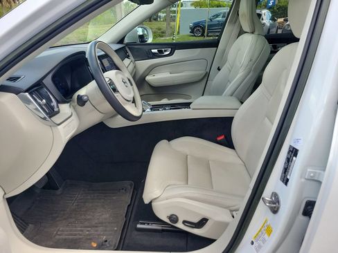 Used 2023 Volvo XC60 B5 Ultimate w/ Climate Package AWD/4WD image 19