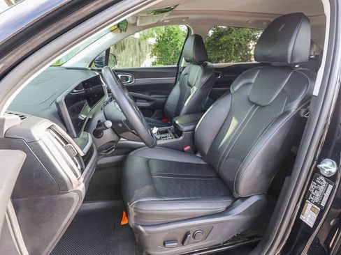 Used 2025 Kia Sorento S w/ Panoramic Sunroof Package FWD image 15