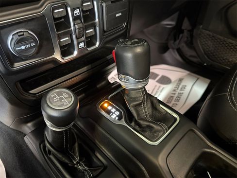 Used 2022 Jeep Wrangler Unlimited Sahara w/ Cold Weather Group image 21