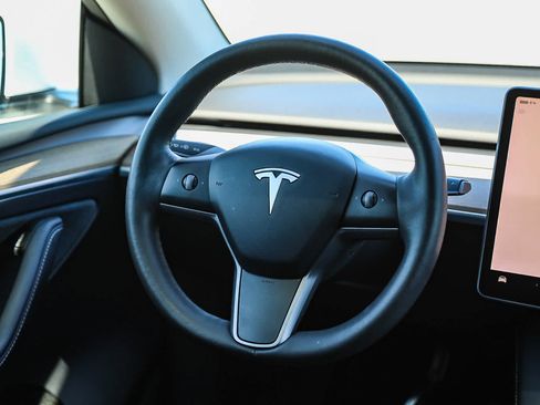 Used 2023 Tesla Model Y Long Range AWD/4WD image 15