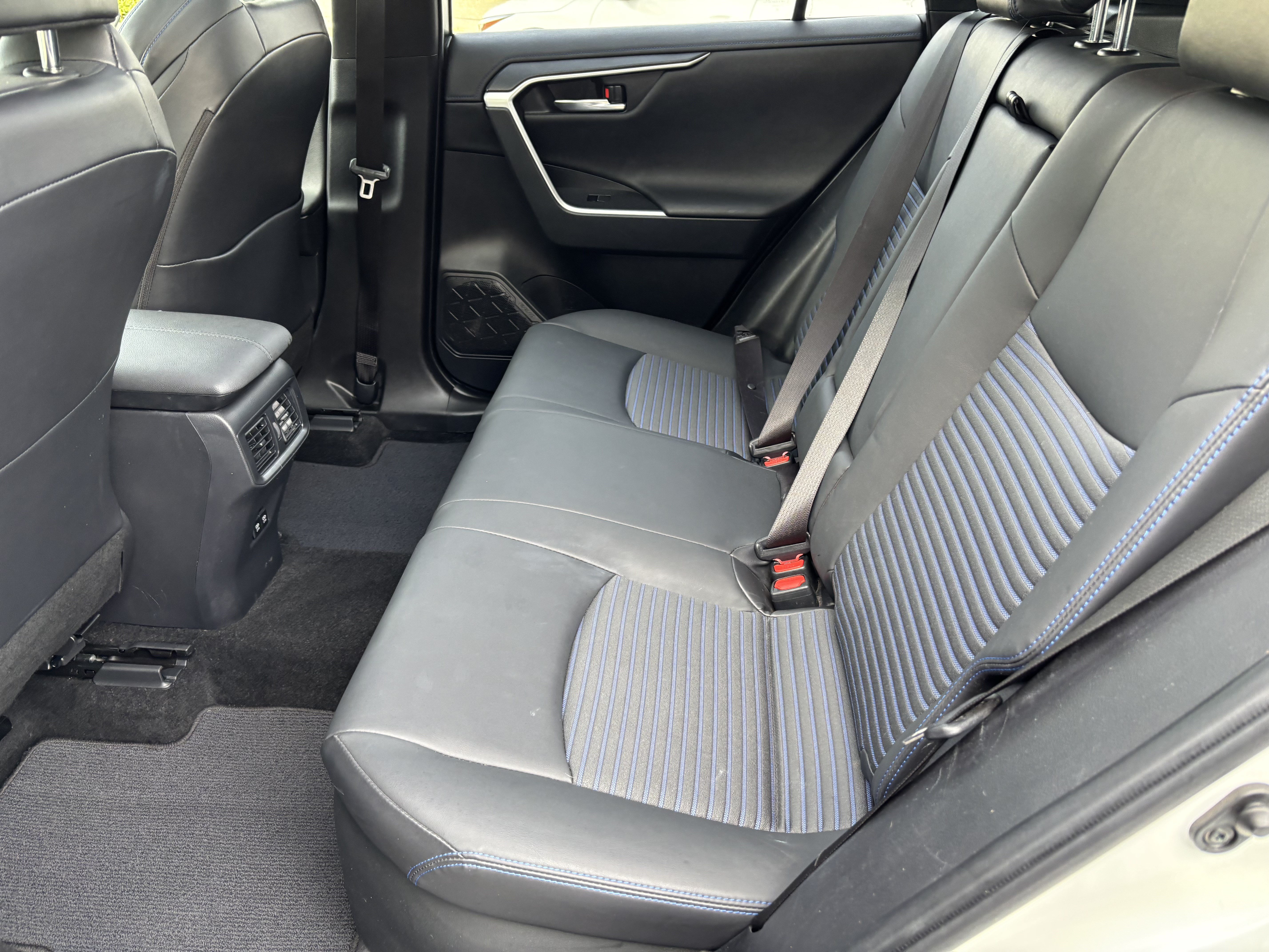 Used 2021 Toyota RAV4 XSE AWD/4WD image 23