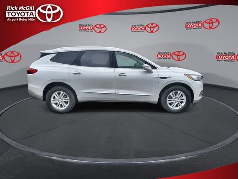 Used 2019 Buick Enclave Essence image 9
