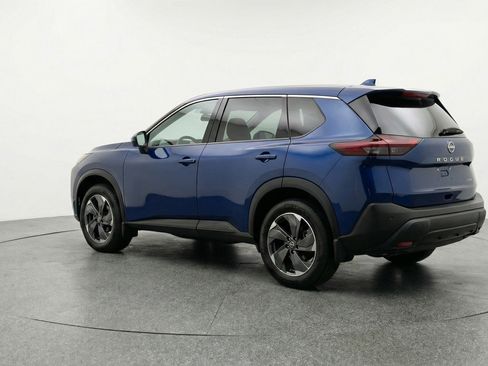Used 2025 Nissan Rogue SV image 6