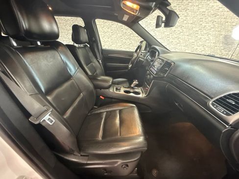 Used 2022 Jeep Grand Cherokee Limited AWD/4WD image 12