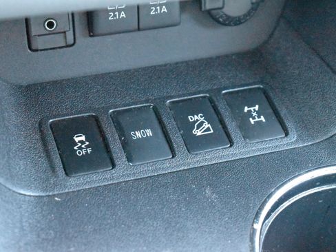 Used 2018 Toyota Highlander XLE AWD/4WD image 65