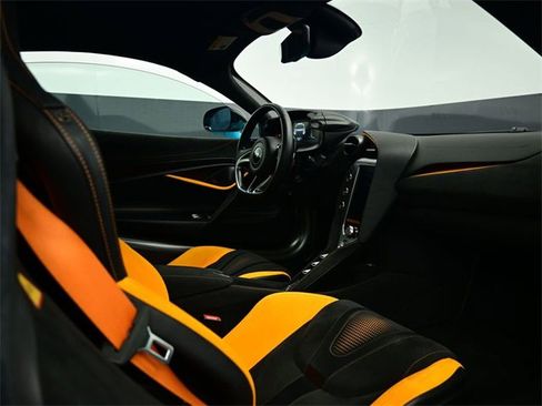 Used 2024 McLaren 750S Spider image 2