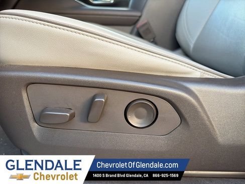 Used 2022 GMC Yukon SLT w/ SLT Premium Package image 14