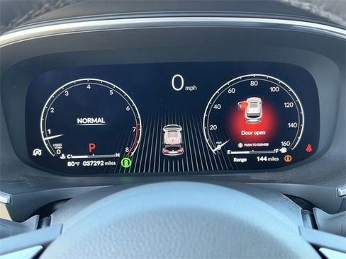 Used 2024 Acura MDX SH-AWD w/ Advance Package image 11