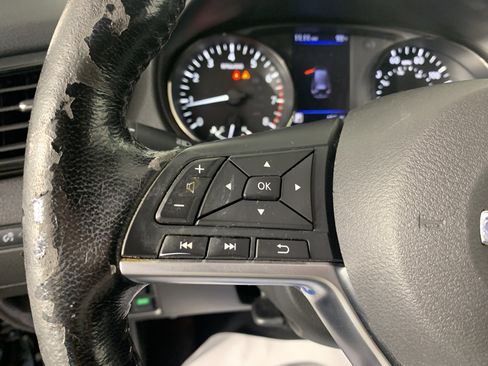 Used 2020 Nissan Rogue SV w/ Premium Package FWD image 17