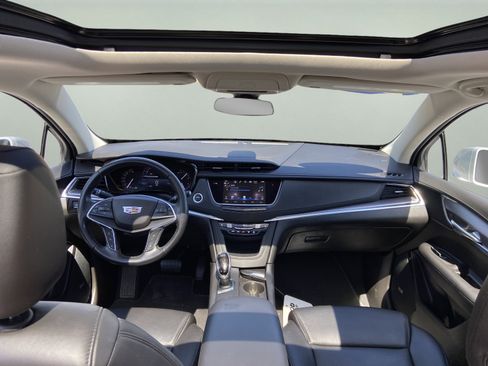 Used 2019 Cadillac XT5 Luxury w/ LPO, Black Ice Package image 9