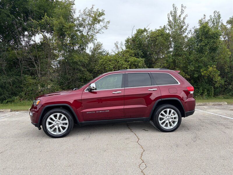 Used 2017 Jeep Grand Cherokee Limited AWD/4WD image 2