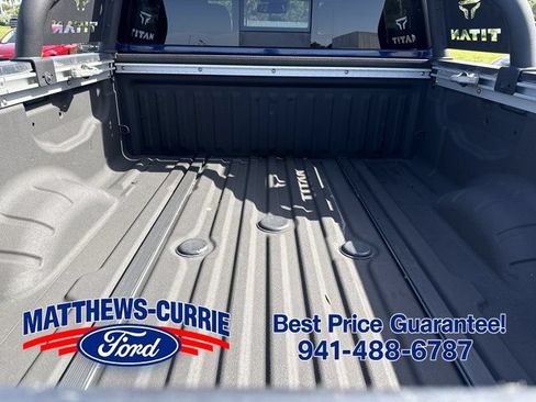 Used 2021 Nissan Titan SV w/ SV Convenience Package AWD/4WD image 14
