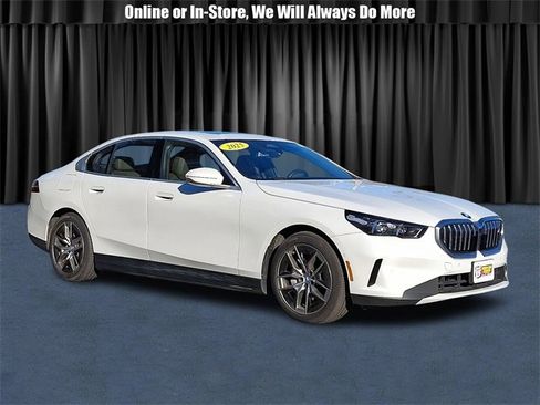 Used 2025 BMW i5 xDrive40 w/ Premium Package image 1