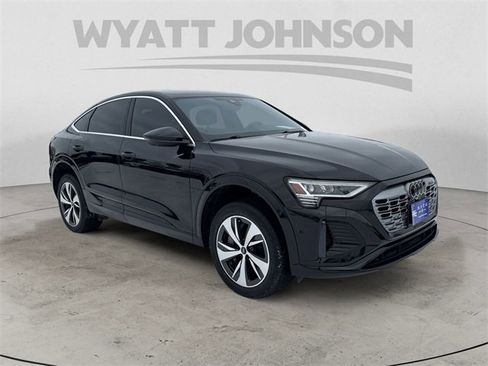 Used 2024 Audi Q8 e-tron Premium Plus w/ Premium Plus Package image 7